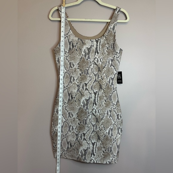 NWT Express Body Contour Collection Compression Snake-Print Dress Women’s Medium - Picture 3 of 9
